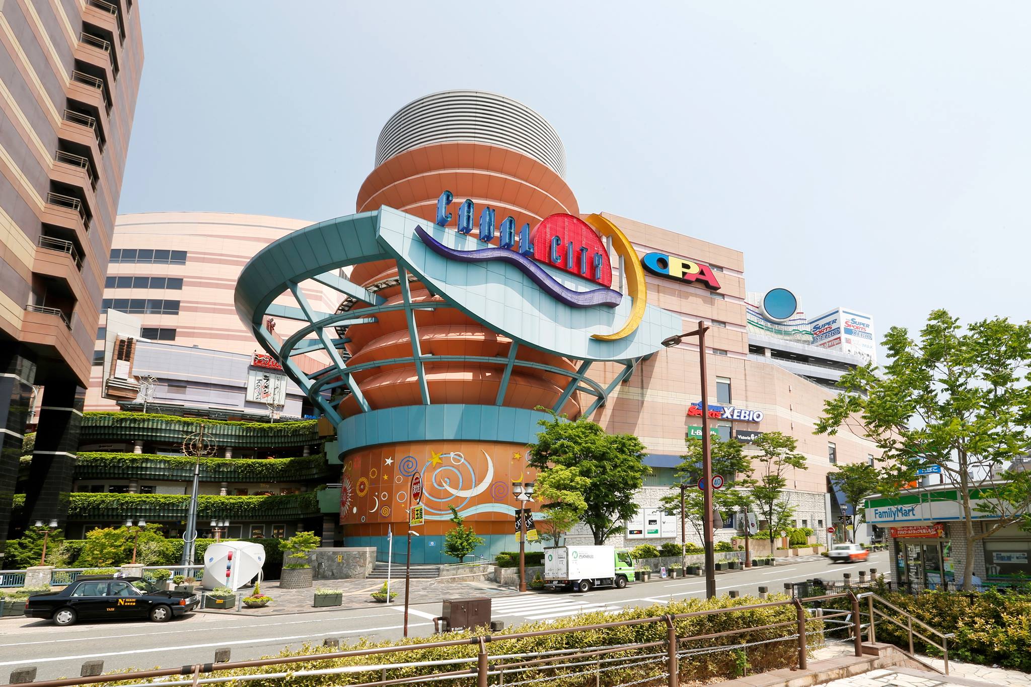 約4万3500平米を誇る福岡一の大型複合商業施設 キャナルシティ博多 をトコトンご紹介 Reno Ve